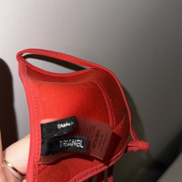 red triangl bikini - Picture 3 of 3